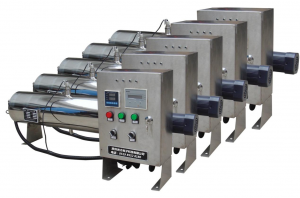 Allumer la lampe à bactéricides à ultrafines avec l'eau chaude et l'eau chaude.